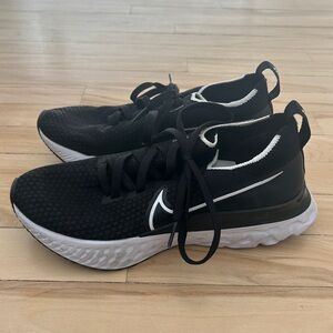 Nike React Phantom Run Flyknit 2 Black White Women’s Size 8